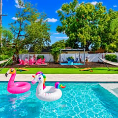 Tampa Backyard Oasis | Pool • Golf • Glam Room