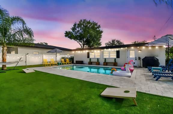 *The Saint* Backyard PARADISE! Pool,Golf,Fire Pit!