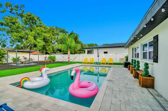 *The Saint* Backyard PARADISE! Pool,Golf,Fire Pit!