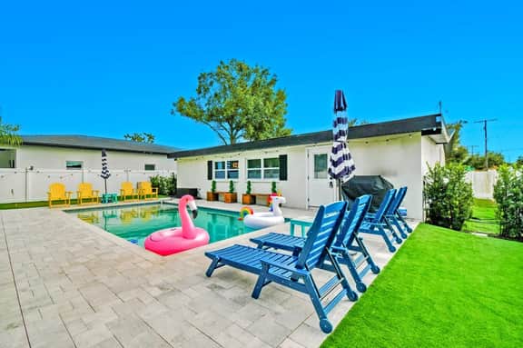 *The Saint* Backyard PARADISE! Pool,Golf,Fire Pit!